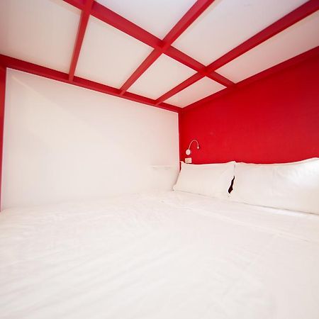 Sleepbox Hostel Taipei Exterior photo